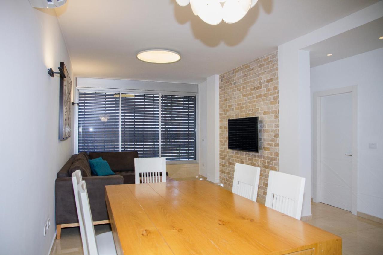 Apartments4You Etsel Bat Yam Esterno foto