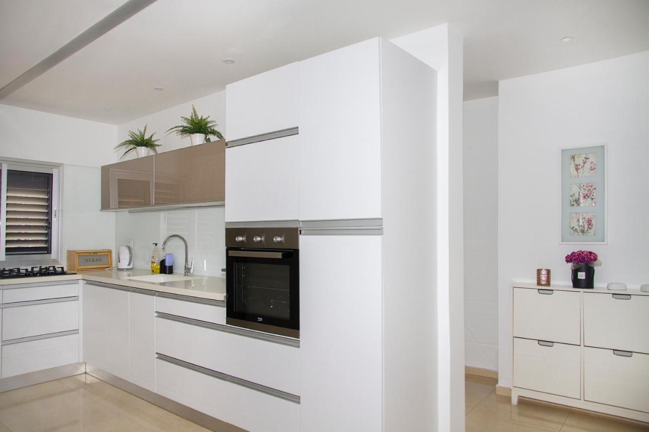 Apartments4You Etsel Bat Yam Esterno foto