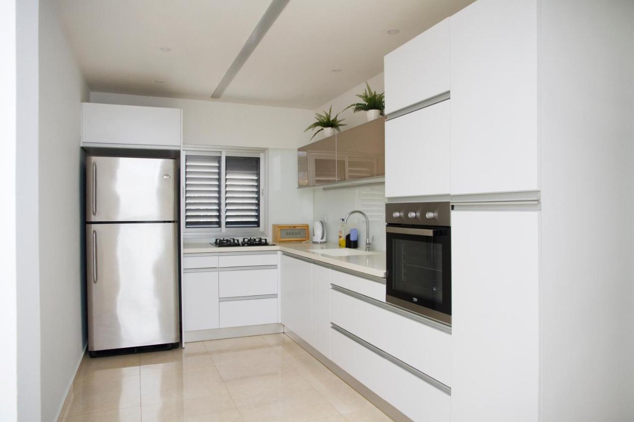 Apartments4You Etsel Bat Yam Esterno foto